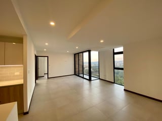 VENTA DE MODERNO APARTAMENTO 2 DORMITORIOS - MIRA, ZONA 10  - 2
