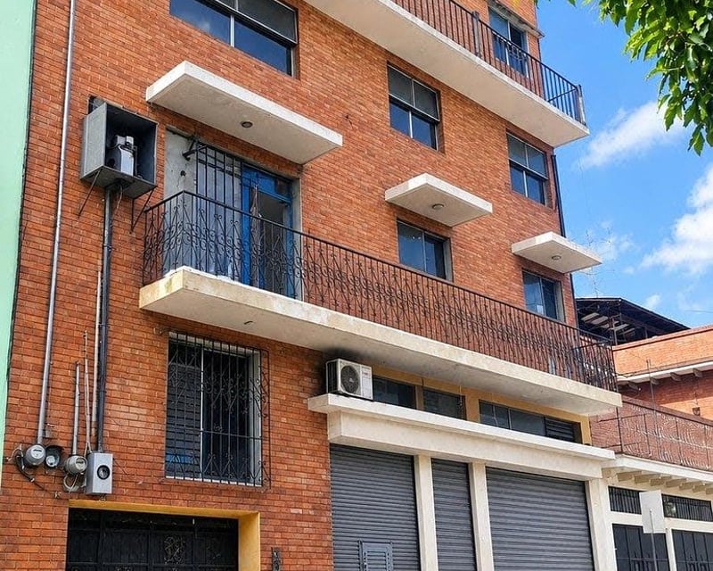 Edificio comercial en venta en zona 1, Ciudad de Guatemala – 4 niveles