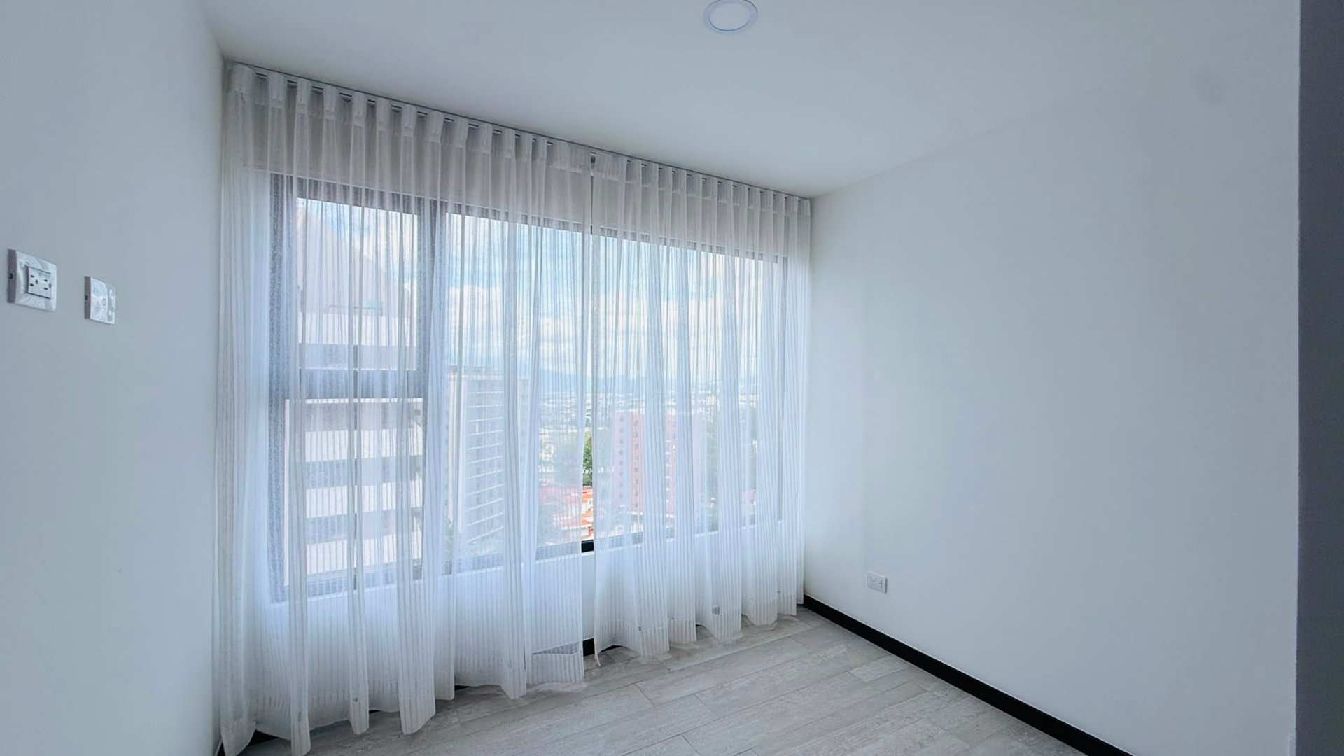 ALQUILER DE HERMOSO APARTAMENTO PARA ESTRENAR - VERDÚ, ZONA 13 - Miniatura 12