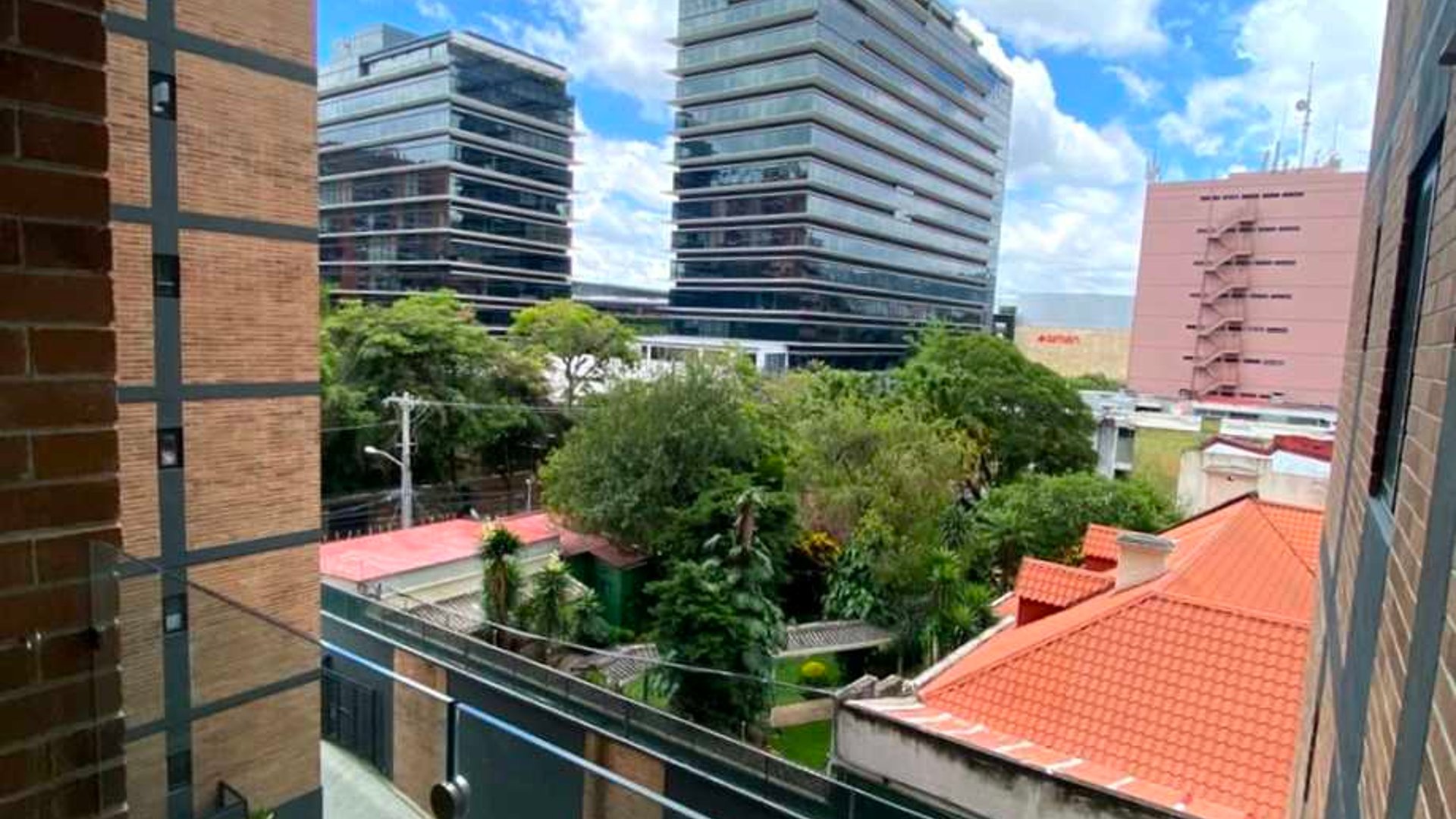 APARTAMENTO EN ALQUILER???? Edificio Reserva Diez, Zona 10 - Miniatura 5