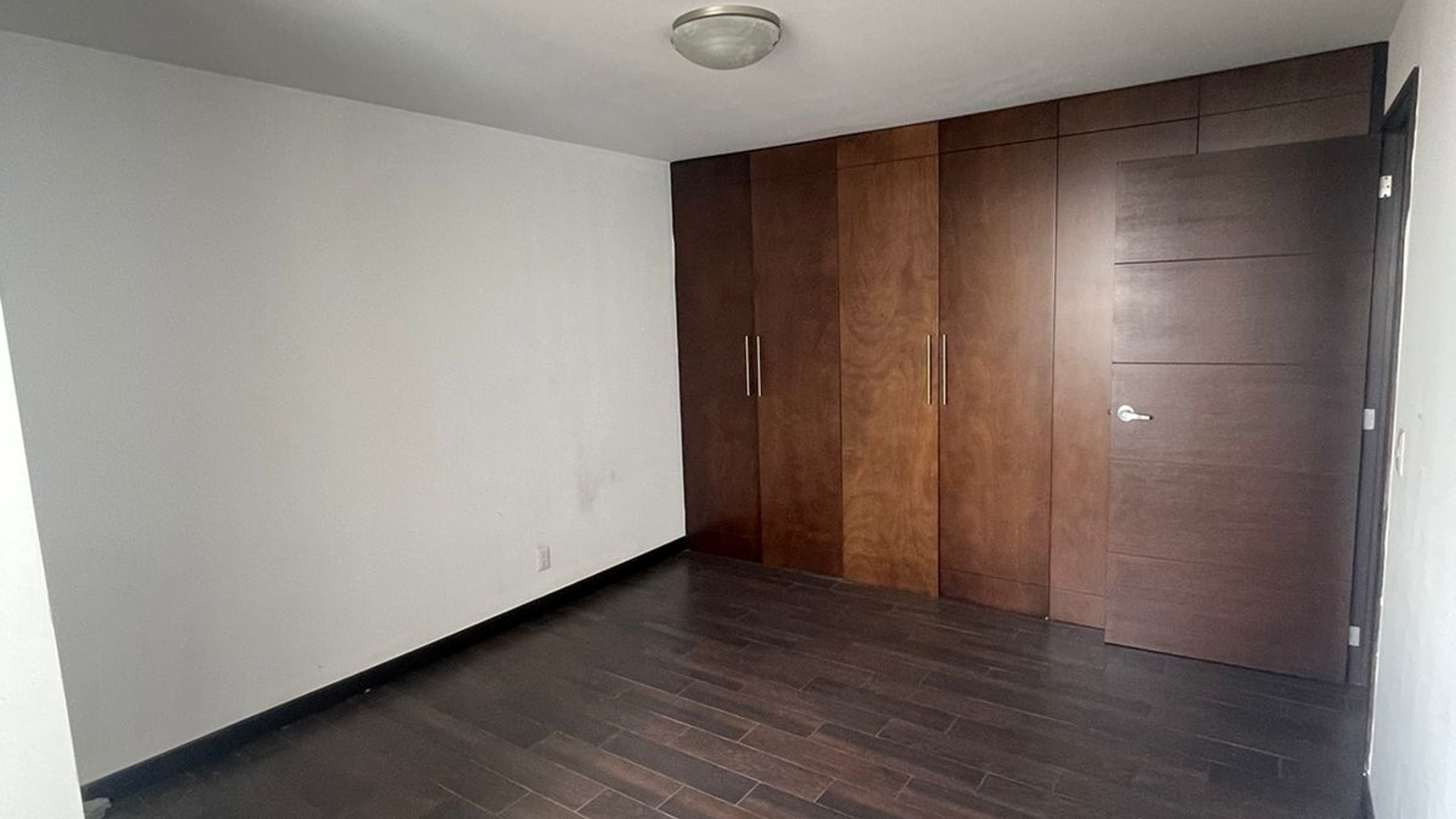 Apartamento en Alquiler Edificio Attica II, zona 14  - Miniatura 5