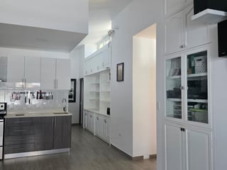 APARTAMENTO REMODELADO EN EL CENTRO DE ZONA 10 - 2