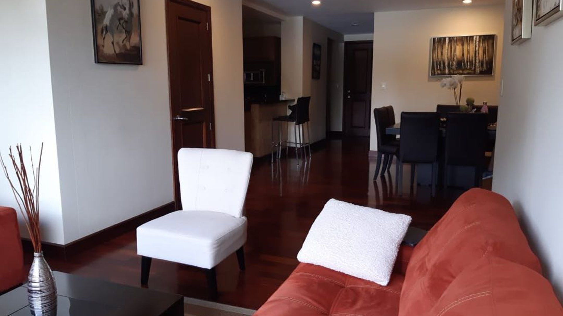 Apartamento amueblado de 2 hab en alquiler Santa María zona 10 - Image 1