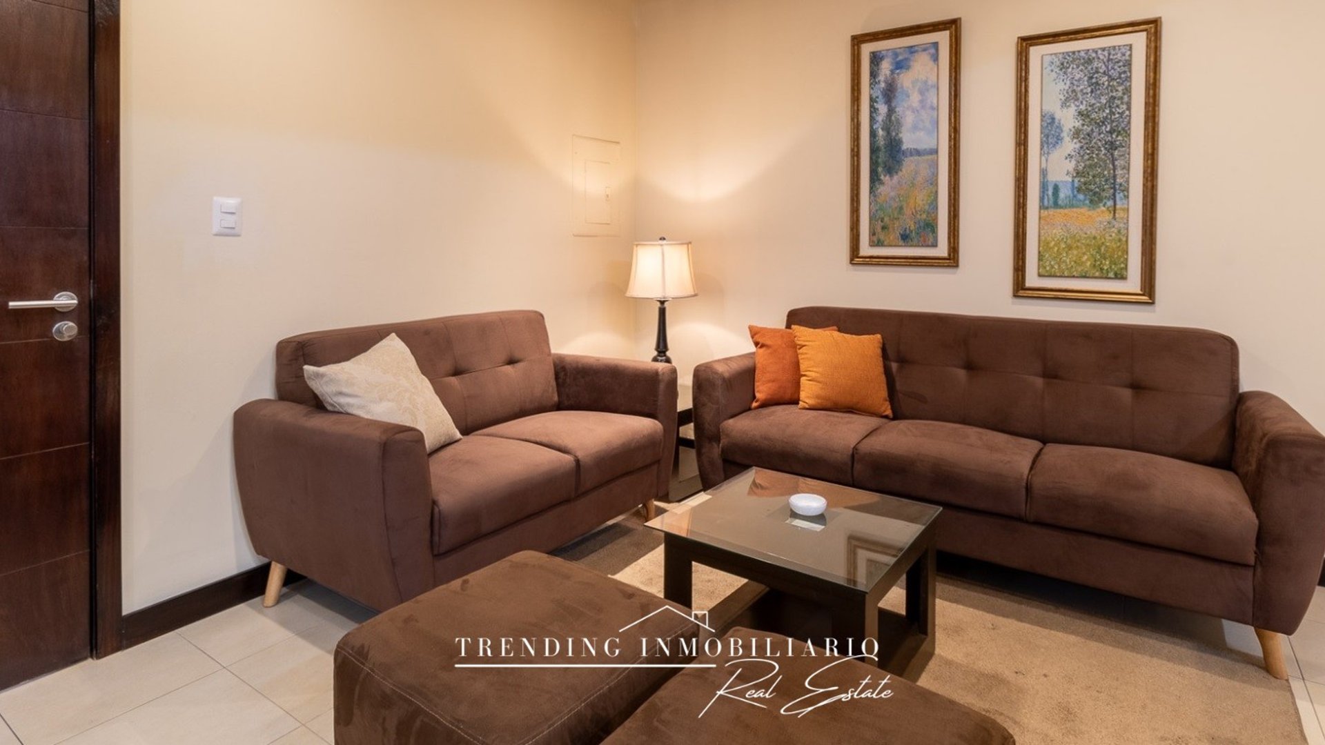 Apartamento en renta zona 14 edificio Cobella de una habitación + un parqueo
