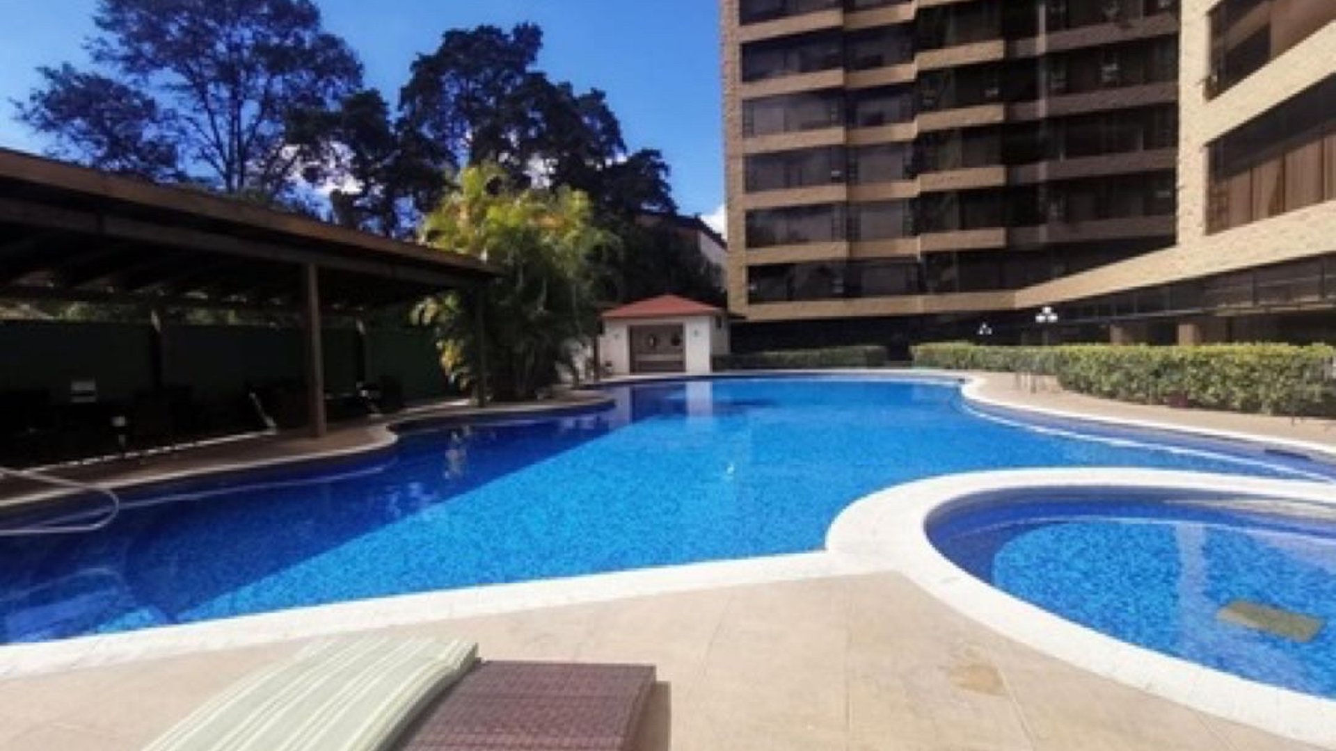 Apartamento en Venta en Edificio Milenia, dentro de Oakland, Zona 10 - Miniatura 12