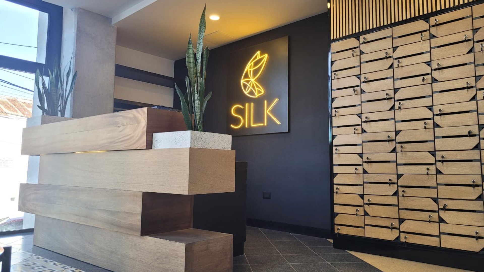 1 Bedroom Apartment for Rent in Zone 4 Guatemala City | Unfurnished, Parking, Walk-in Closet