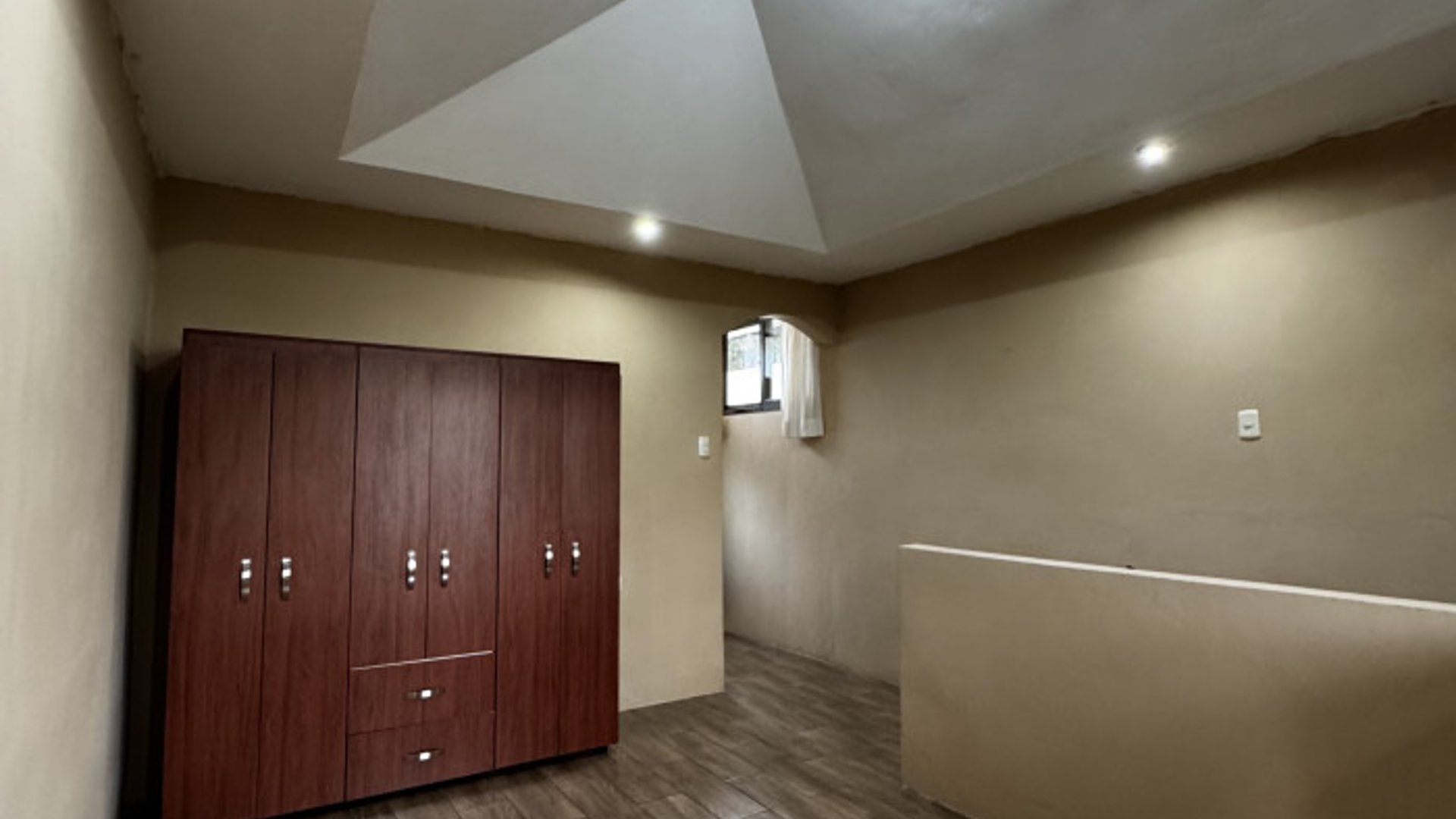Apartamento en renta zona 17 - Miniatura 3