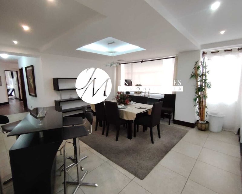 Apartamento Amueblado en Renta zona 10