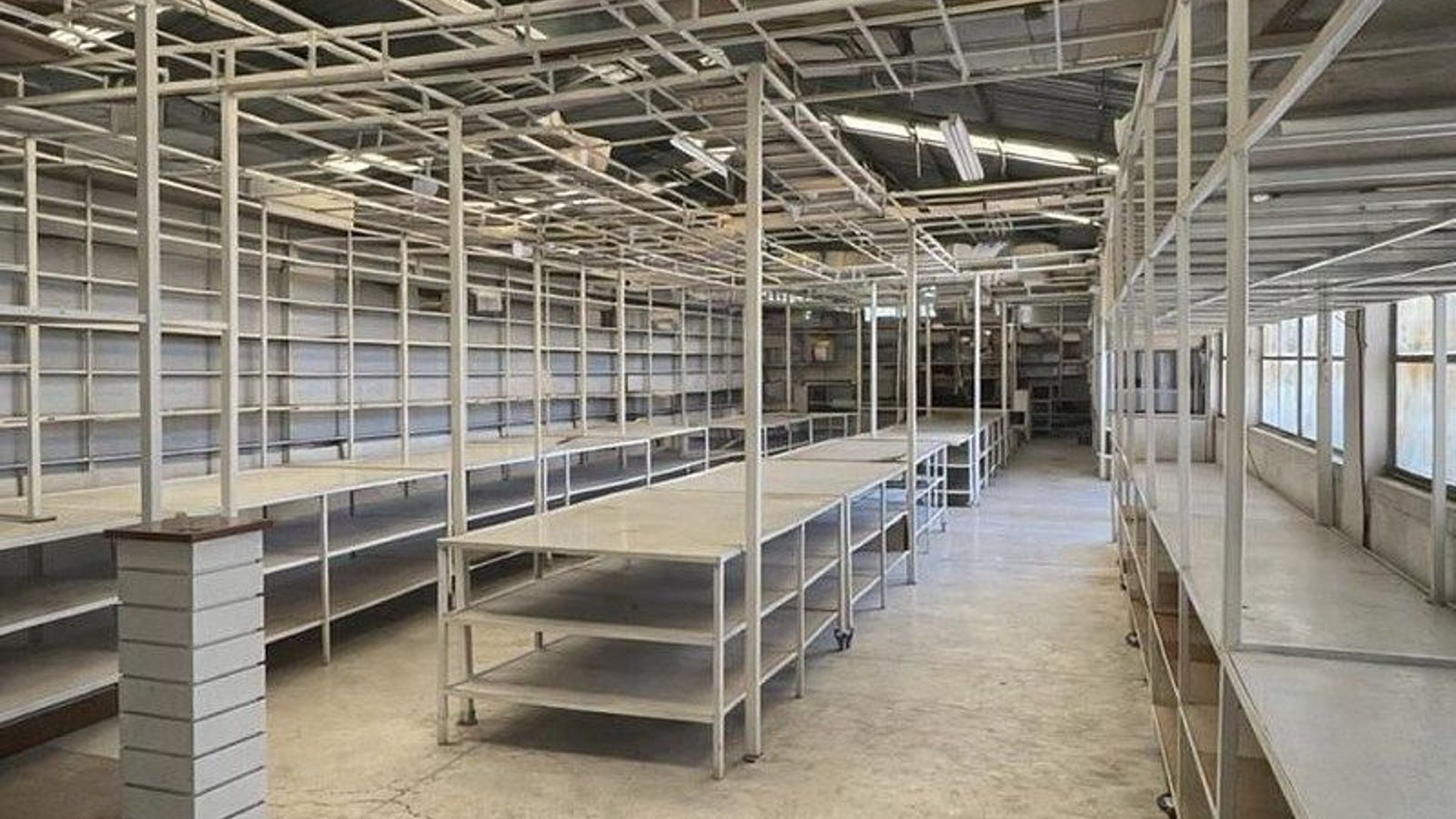 BODEGA EN ALQUILER EN SAN CRISTOBAL SECTOR A10/ NUEVO INGRESO