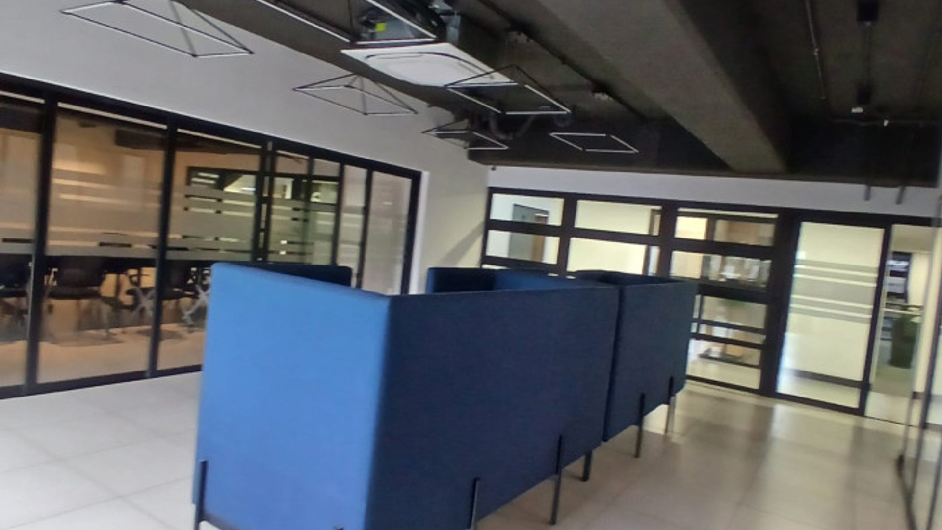 Oficina Comercial en Renta en zona 9 - Miniatura 11