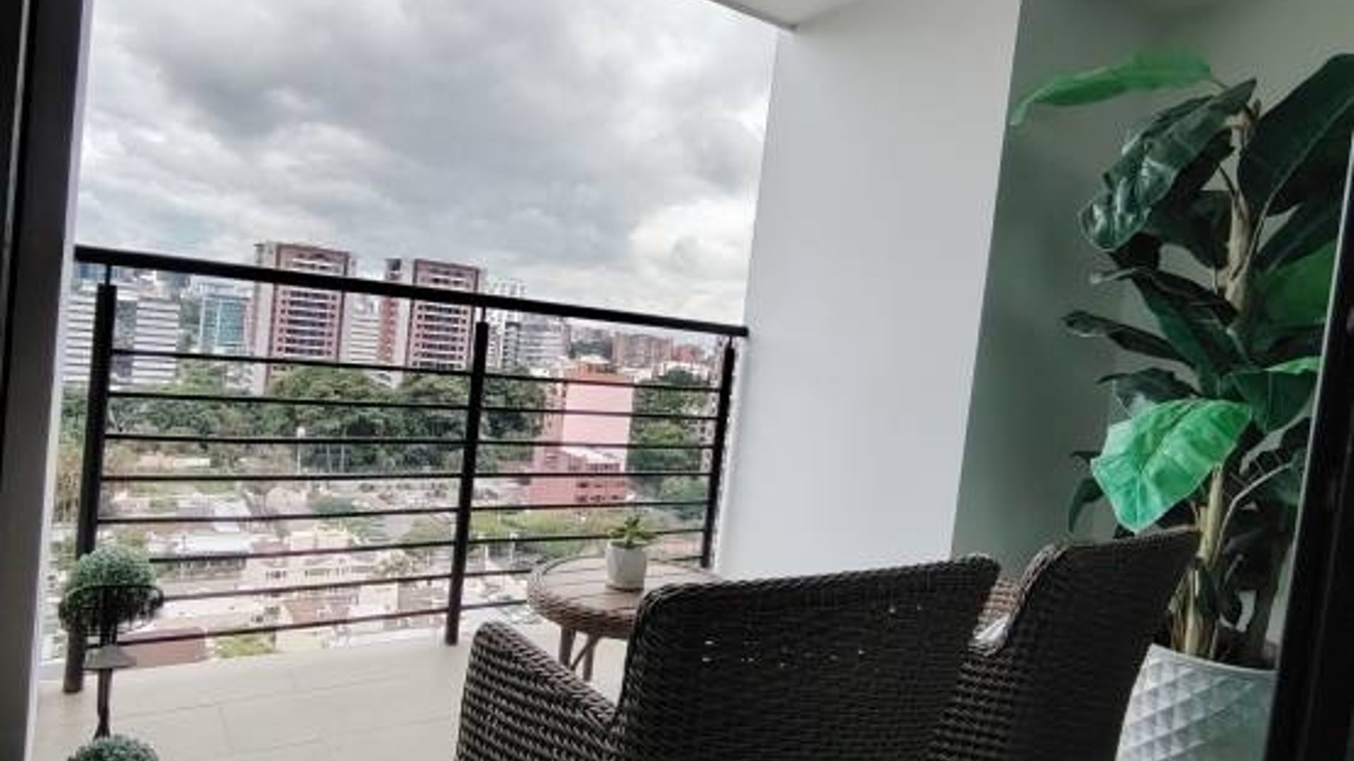 Apartamento  en Renta, Zona 10 (R10399) - Miniatura 6