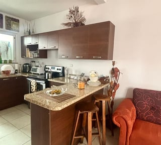 Apartamento con terraza en venta de 3 habitaciones en zona 14 Ref-5374