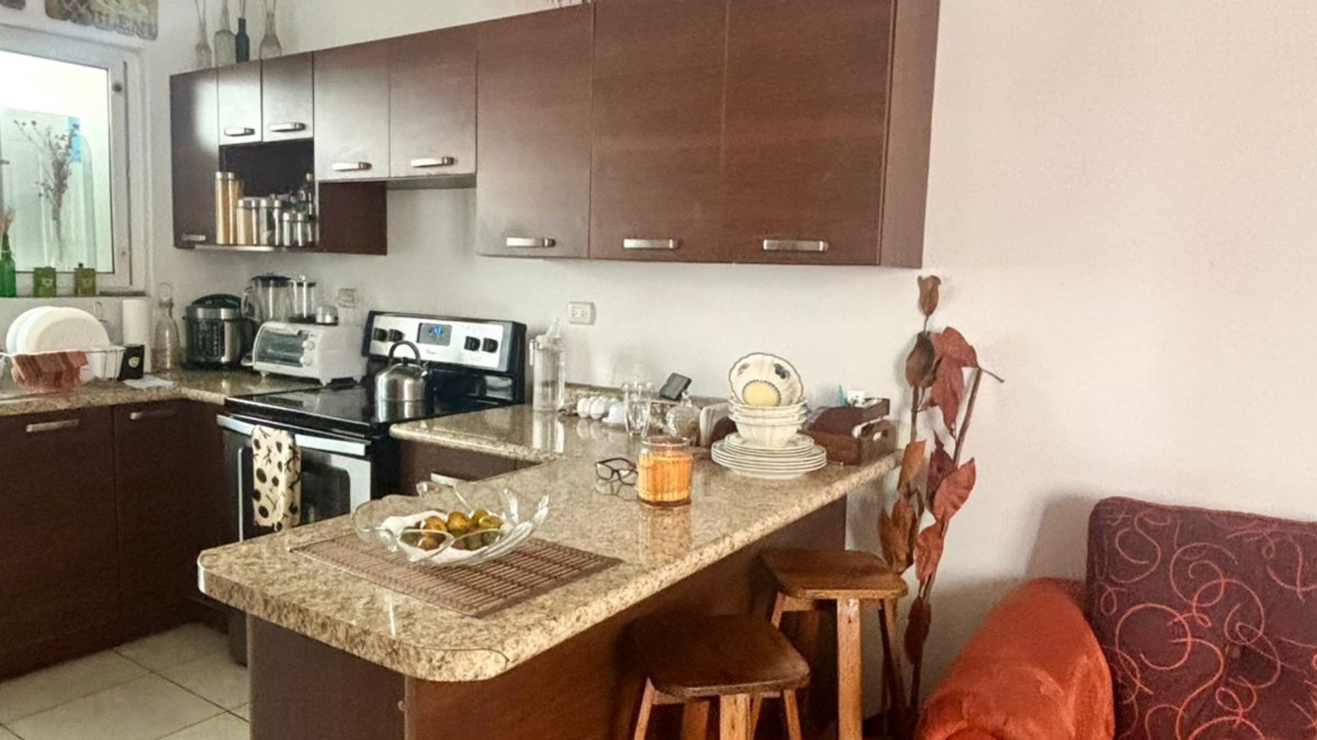 Apartamento con terraza en venta de 3 habitaciones en zona 14 Ref-5374