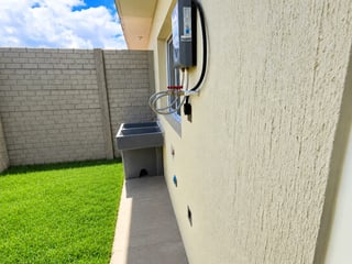 CASA NUEVA EN RENTA - 2