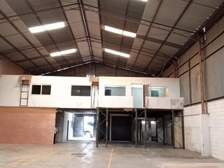 Alquiler en bodega en zona 1 de Mixco con ingreso de furgon Ref-5794 - 3