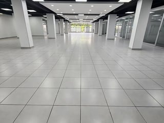 Edificio en renta 6a avenida, zona 4 - Image 2