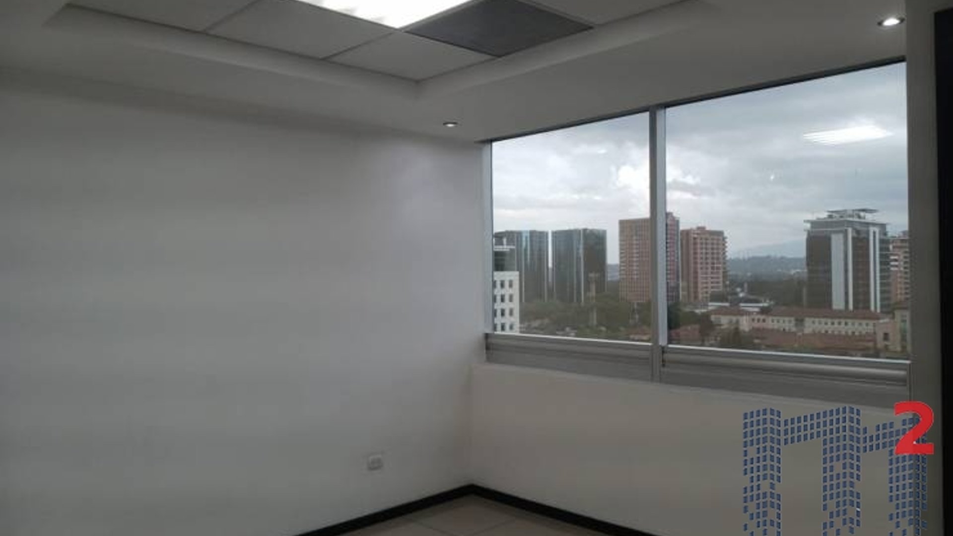 Oficina en Renta, Zona 10 (R9616)