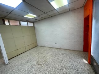 OFICINA EN EDIFICIO TIVOLI PLAZA ZONA 9 - 3