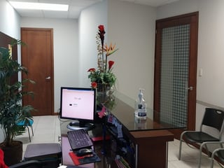 Oficina en renta, en Zone 10 - 5