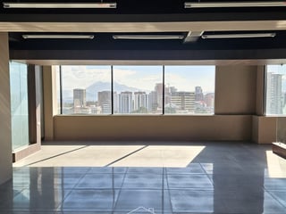 Europlaza, Zona 14 | Oficina en renta | 478 m² en nivel alto - Image 14