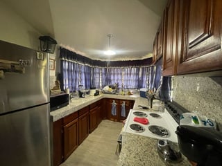 CASA CON EXCELENTE UBICACIÓN EN SAN LUCAS SACATEPEQUEZ - 5