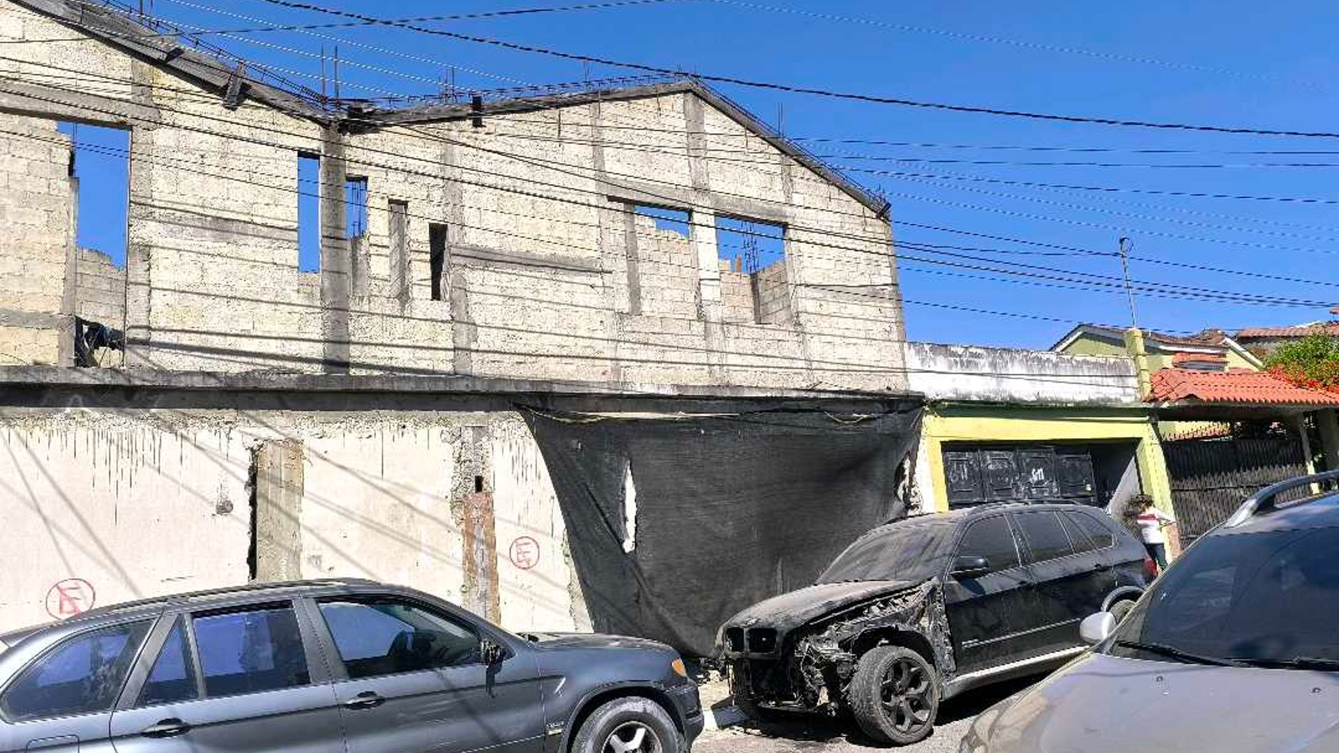 Vendo en Residenciales Catalina, Amplia propiedad con con 4 Locales