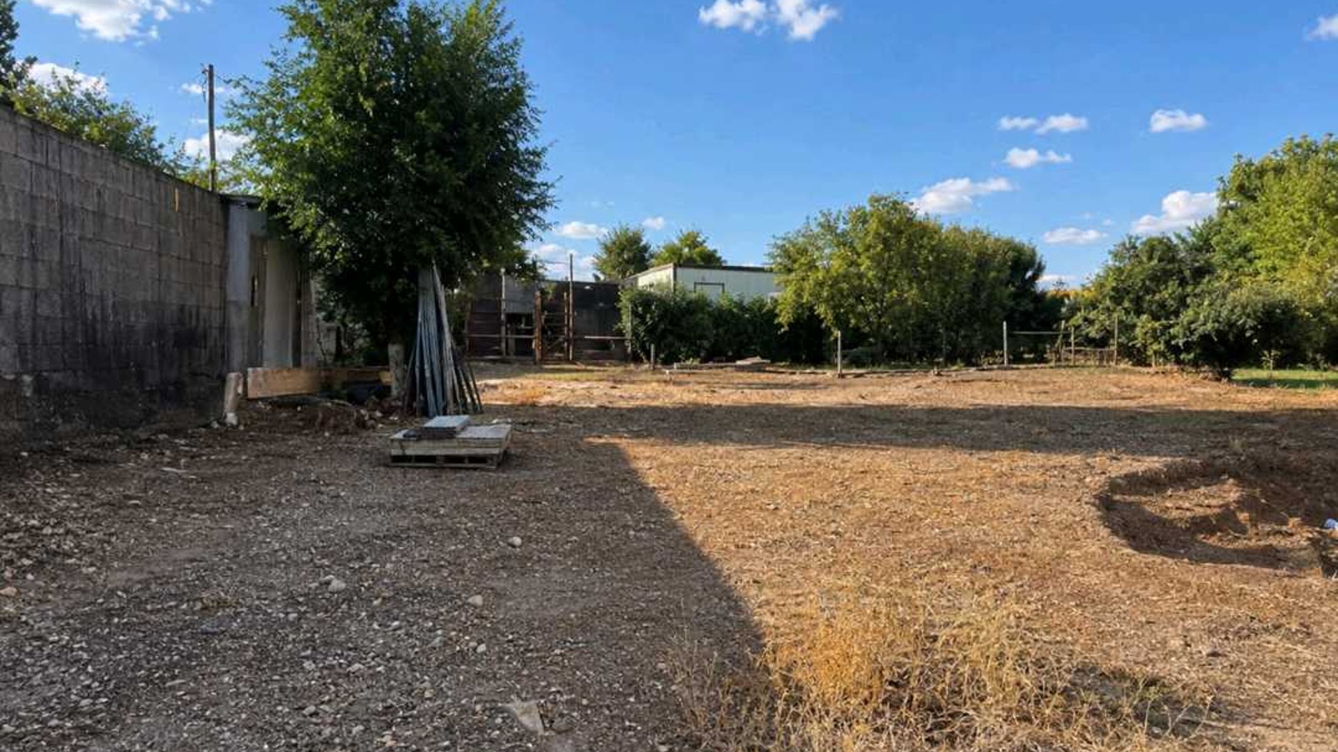 TERRENO EN VENTA???? Calzada Roosevelt, zona 7 Ciudad de Guatemala - Image 1