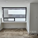 Oficina en renta Edificio Centro Empresarial Zona 10 | 67.80 m² nivel alto