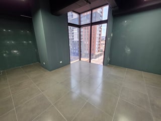 Oficina en edificio corporativo en renta en zona 10 Ref-5690 - 5