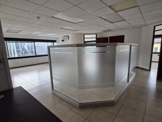 Oficina en Alquiler en Zona 10 en Edificio Corporativo - 2