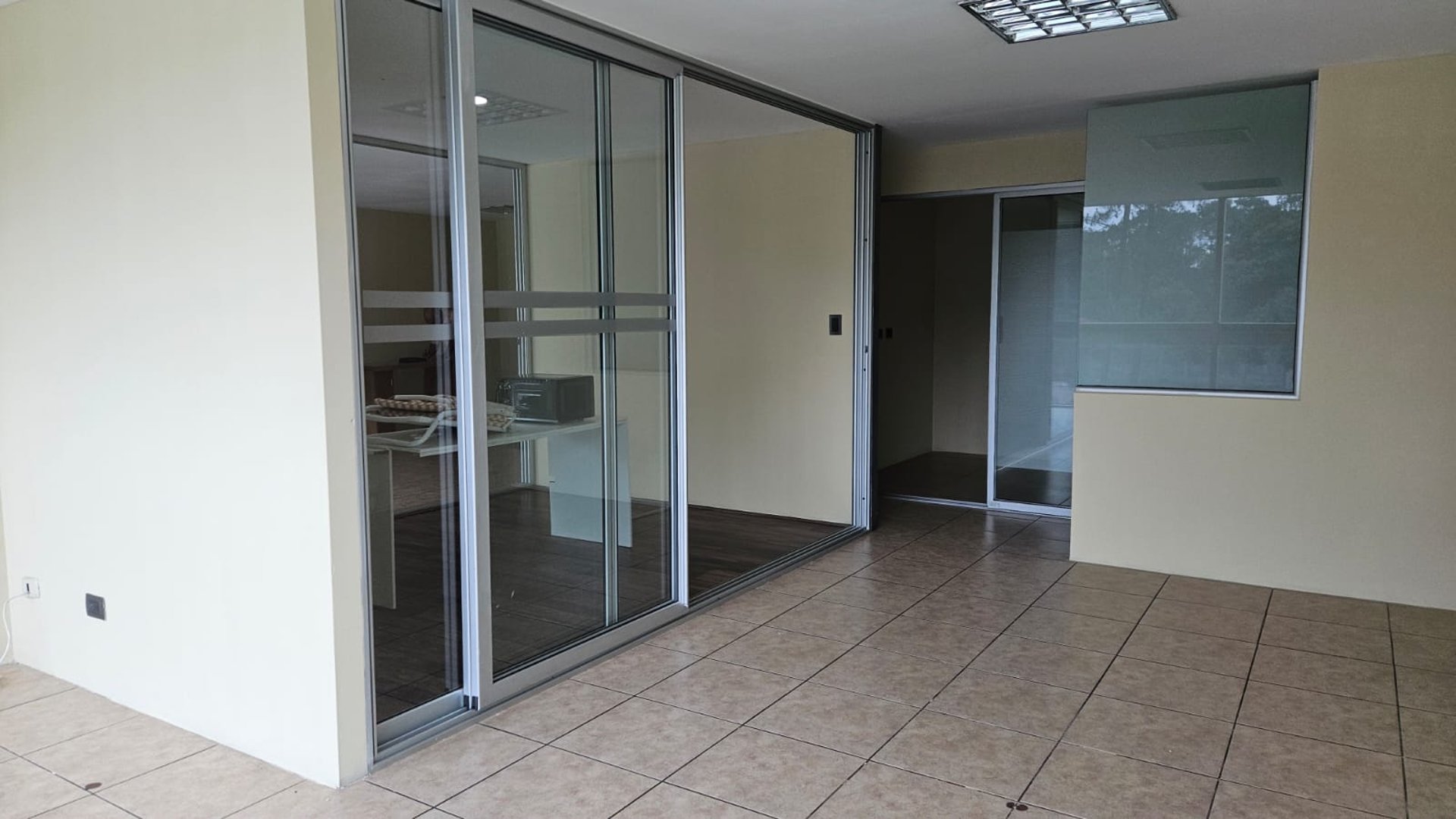 ALQUILER DE OFICINA 110MT2 - SCENA, KM 16.5 CES