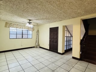 Casa en Venta en Lomas del Norte Zona 17 - 3