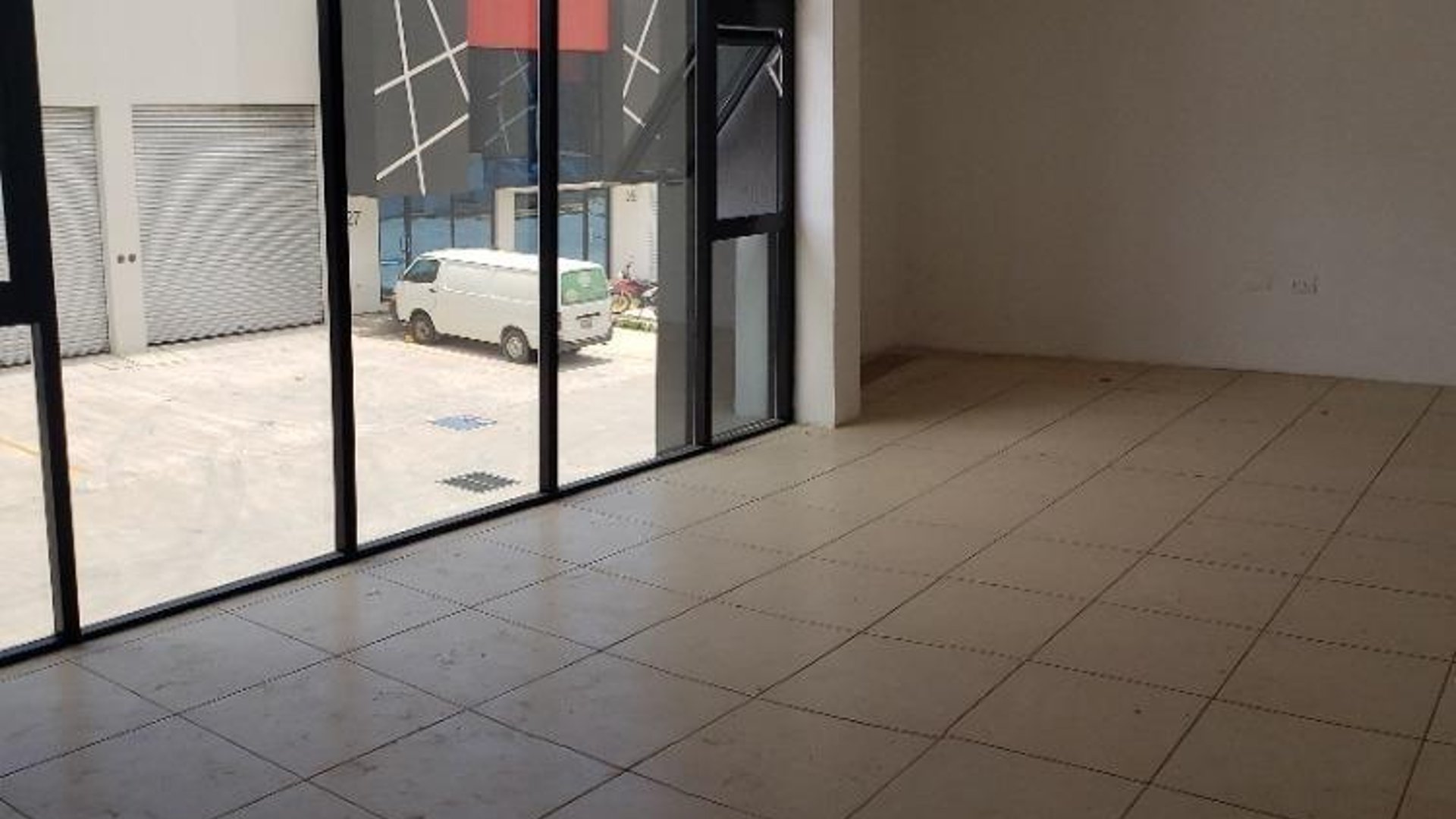 Ofibodega en venta en Quetzaltenango con 490 m2 totales - Miniatura 8