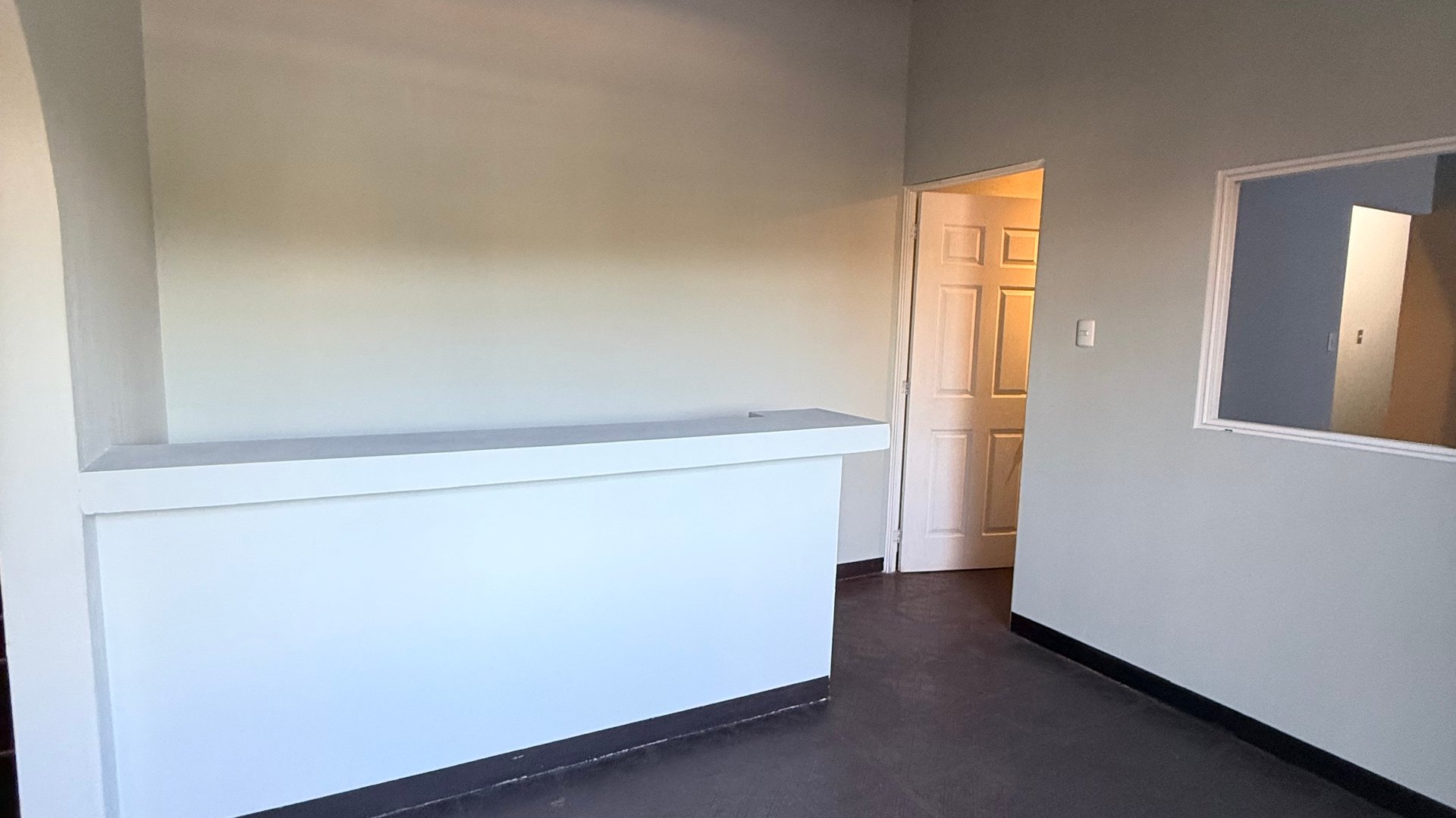 Casa ideal para oficinas en vh1 , zona 15. - Miniatura 5
