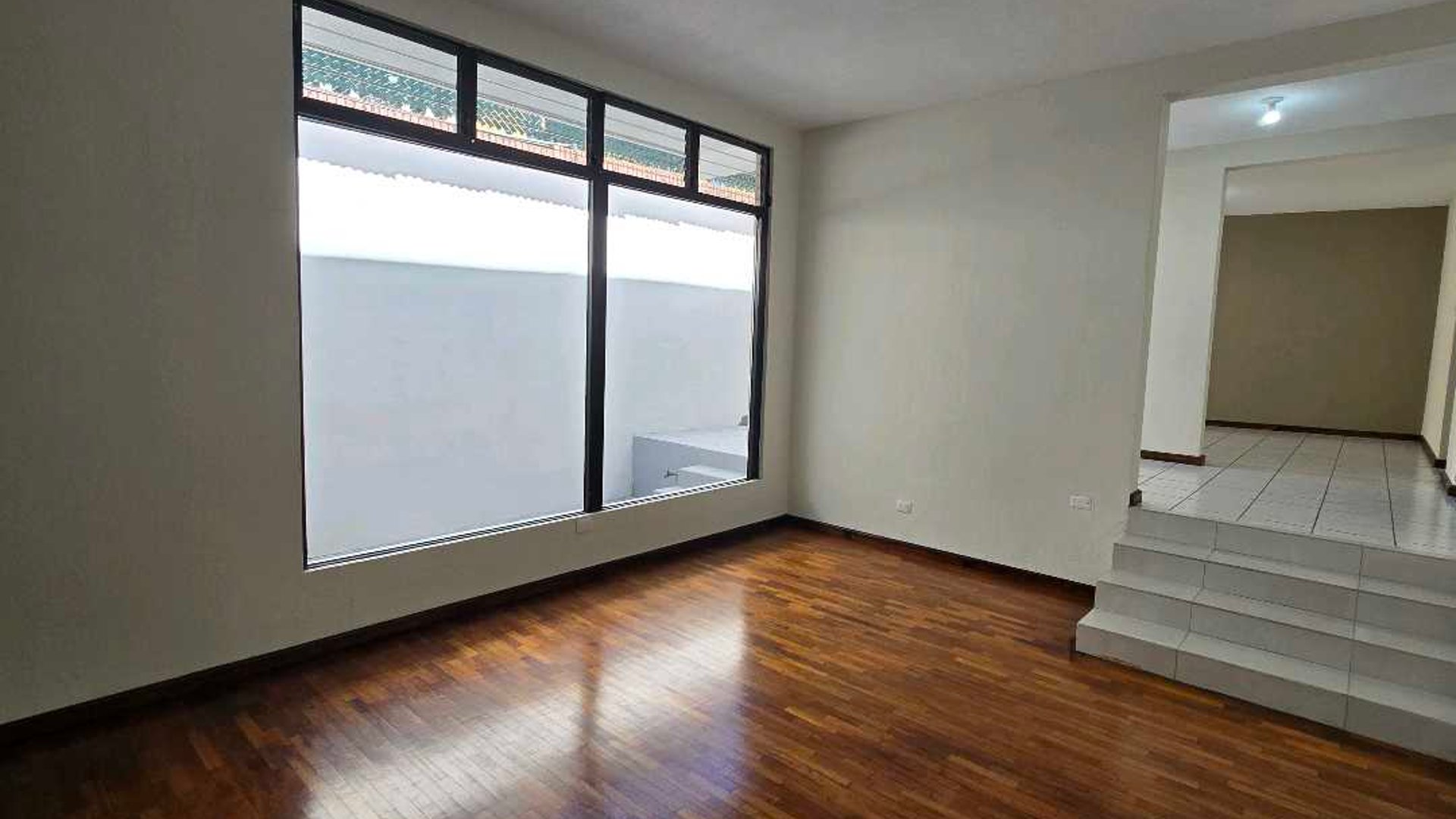 CASA EN ALQUILER ZONA 13, AVENIDA HINCAPIÉ - Miniatura 2
