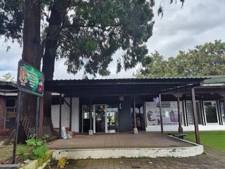 ALQUILER DE PÉRGOLA PARA KIOSKO COMERCIAL - LA FLORESTA, ZONA 7 - 4