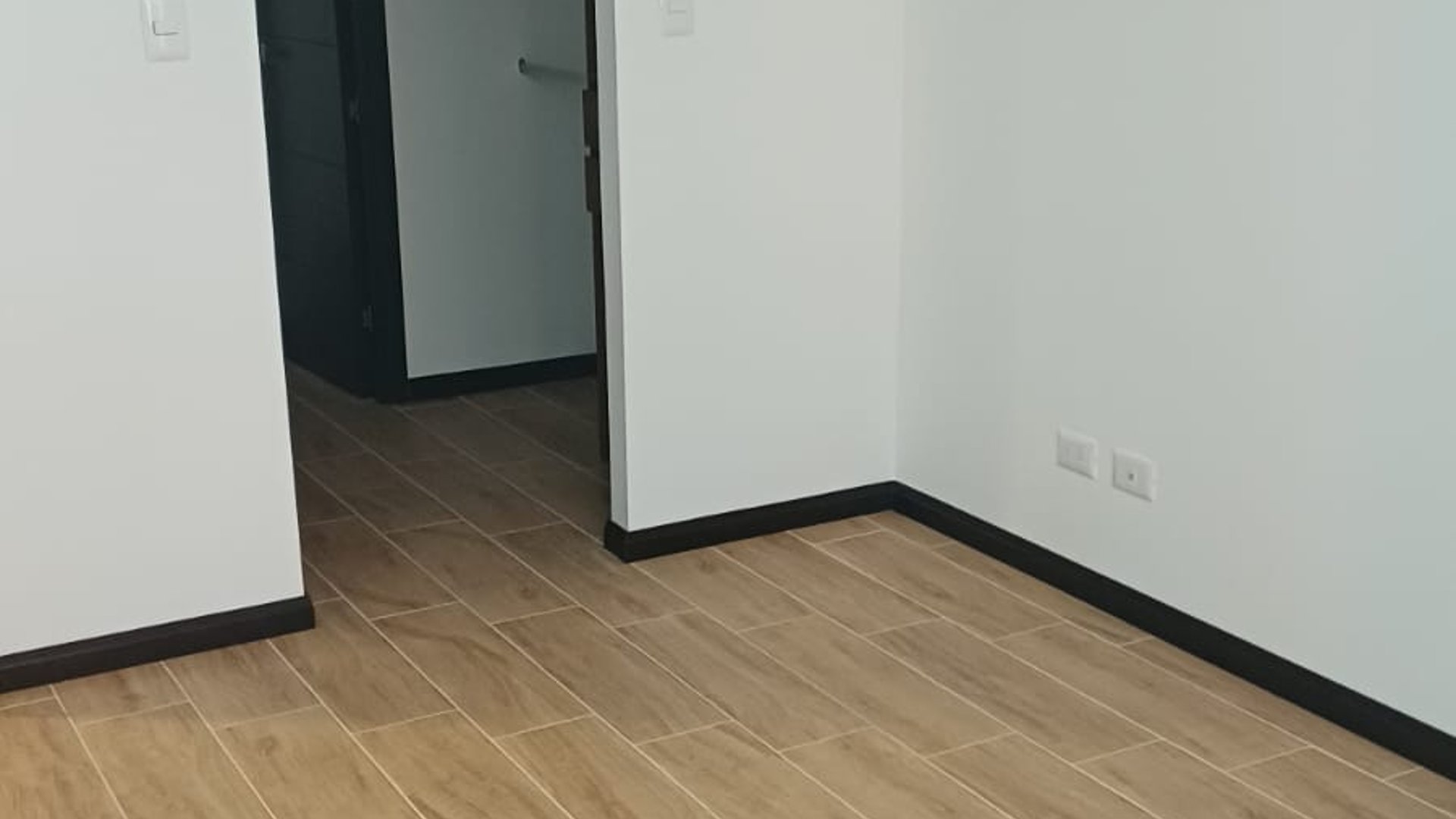 Apartamento en Renta zona 13 / Essenza - Miniatura 6