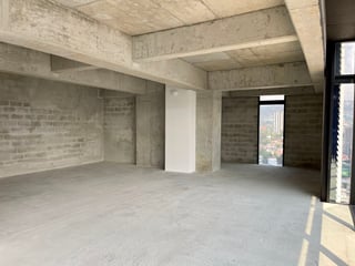 Oficina en renta zona 10  / Edificio 01010 - 2