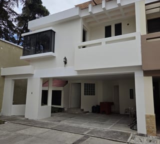 ALQUILER DE LINDA CASA - COLONIA VILLA SOL, ZONA 12