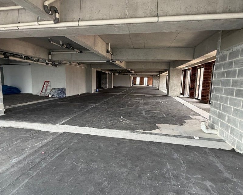 Oficinas en venta Zona 10 Guatemala con parqueos y bodegas - Miniatura 4