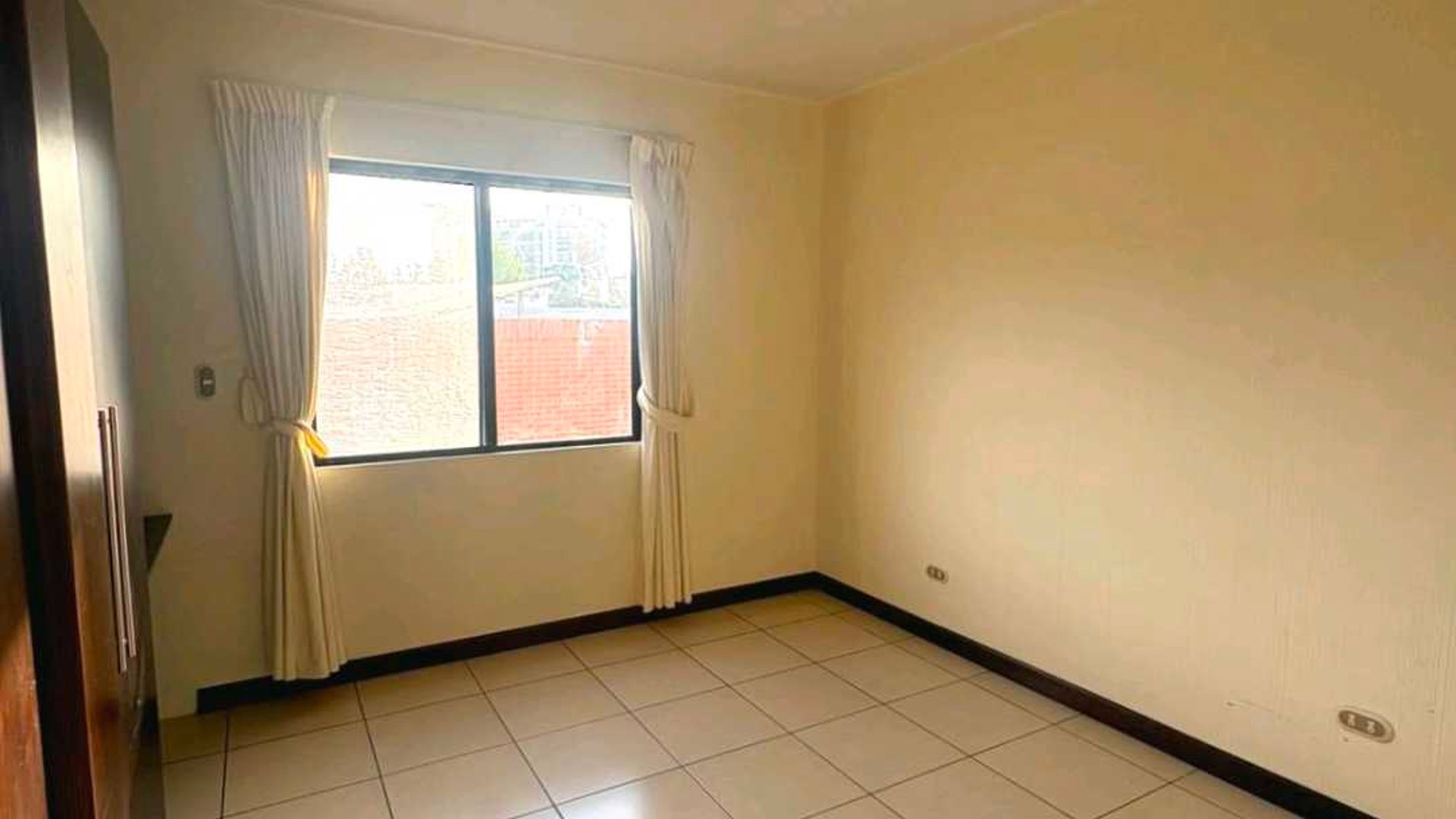 CASA EN ALQUILER ???? Alameda San Isidro, Zona 16 - Miniatura 7