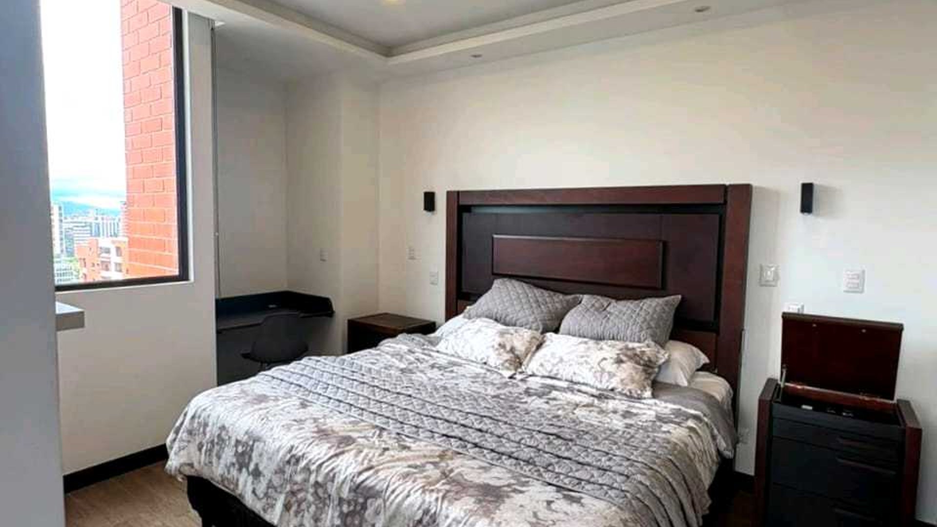 APARTAMENTO AMUEBLADO EN ALQUILER ???? Edificio Diagoseis, Zona 10 - Miniatura 3