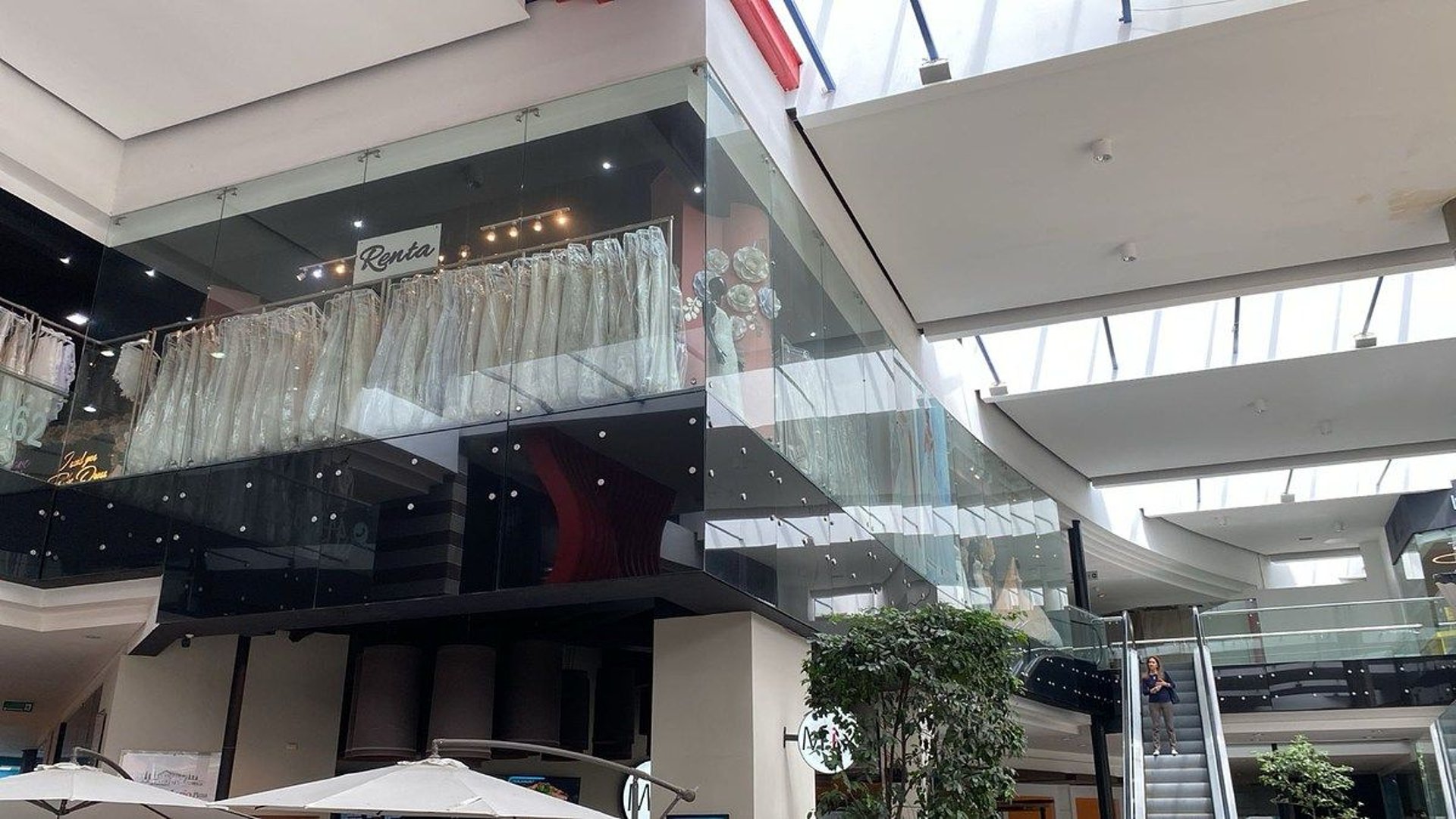 Local en venta – Design Center, Zona 10 - Miniatura 4