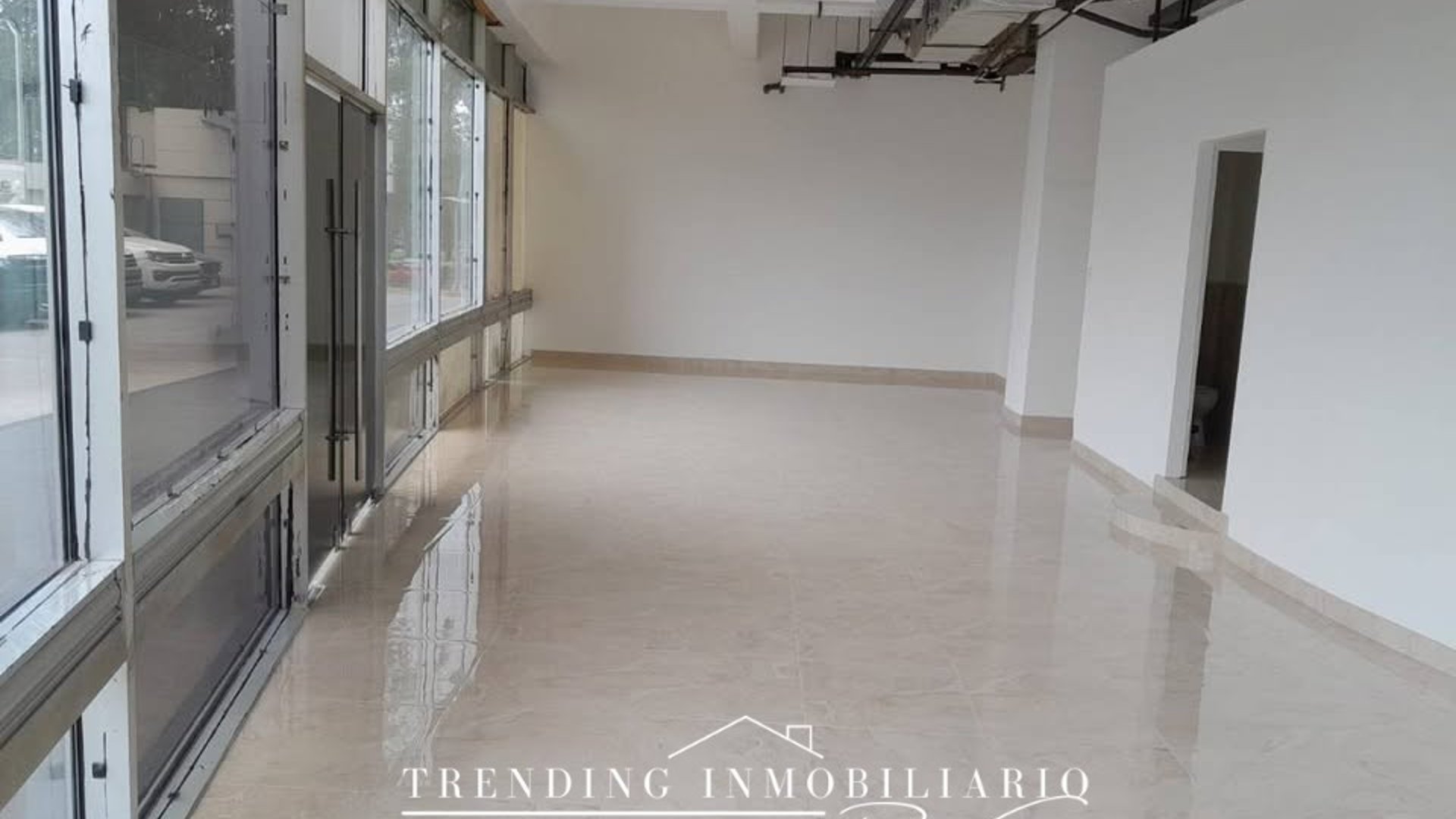 Local en venta Edificio Avante Zona 15, 84.64 m² - Miniatura 3