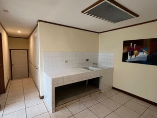 Casa grande en venta La Montaña zona 16 - 5