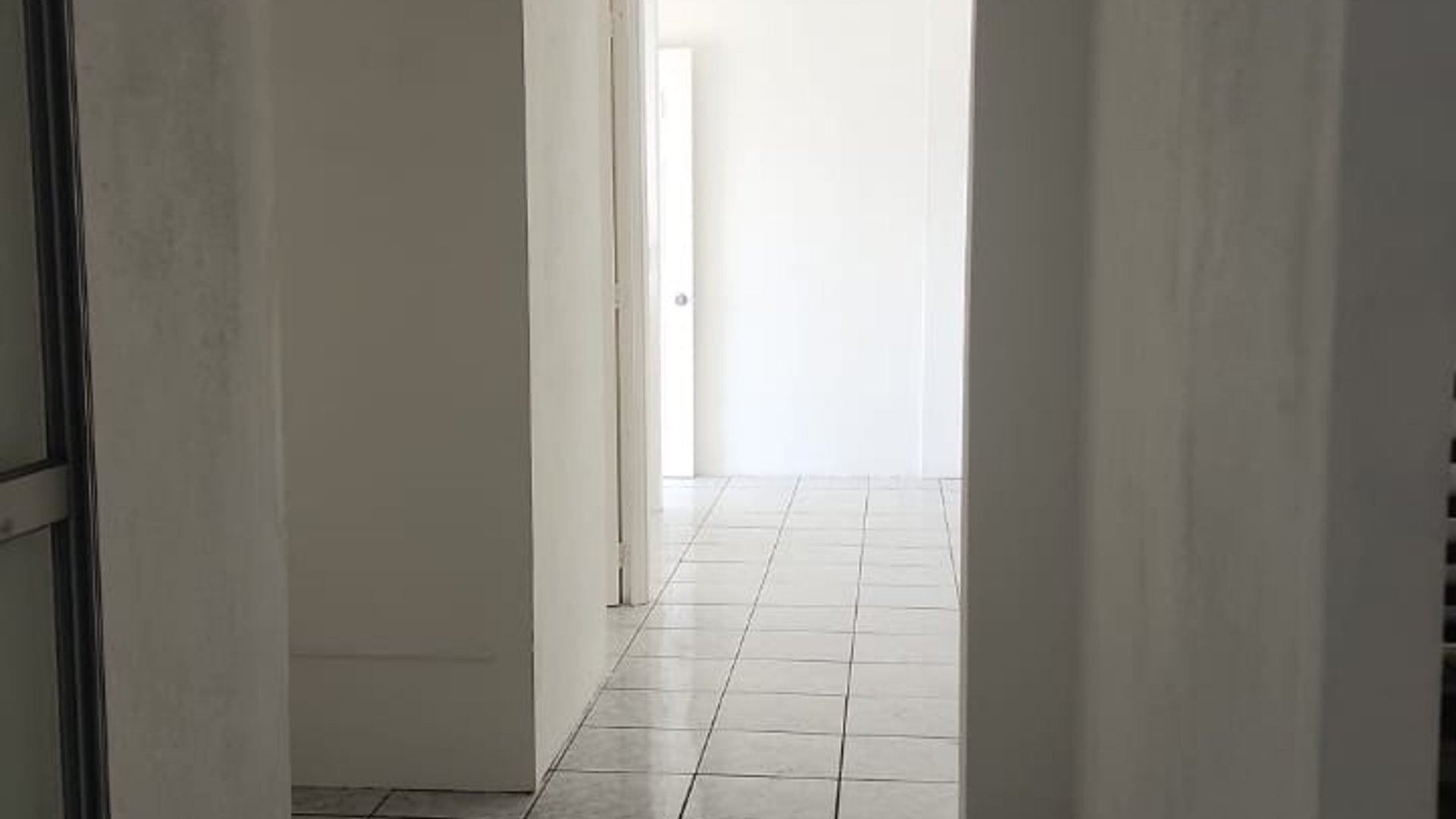 OFIBODEGA EN COMPLEJO ZONA 6 DE VILLA NUEVA - Miniatura 8