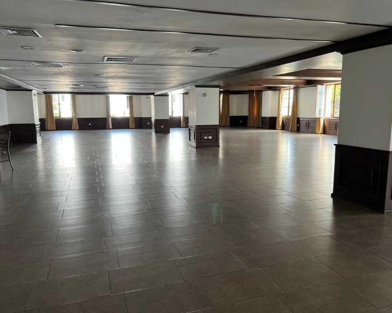 OFICINA EN RENTA EN CAYALÁ ZONA 16