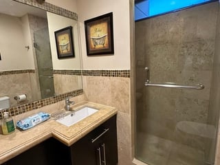 Edificio La Avenida / Apartamento Amueblado, zona 10 - Image 12