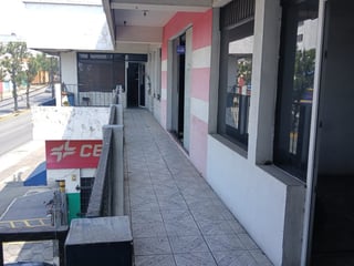 Local Comercial ubicado sobre la  Calzada San Juan Z 7 - 4