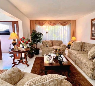 CASA EN VENTA 📍 Área residencial, Zona 15 por San Lázaro